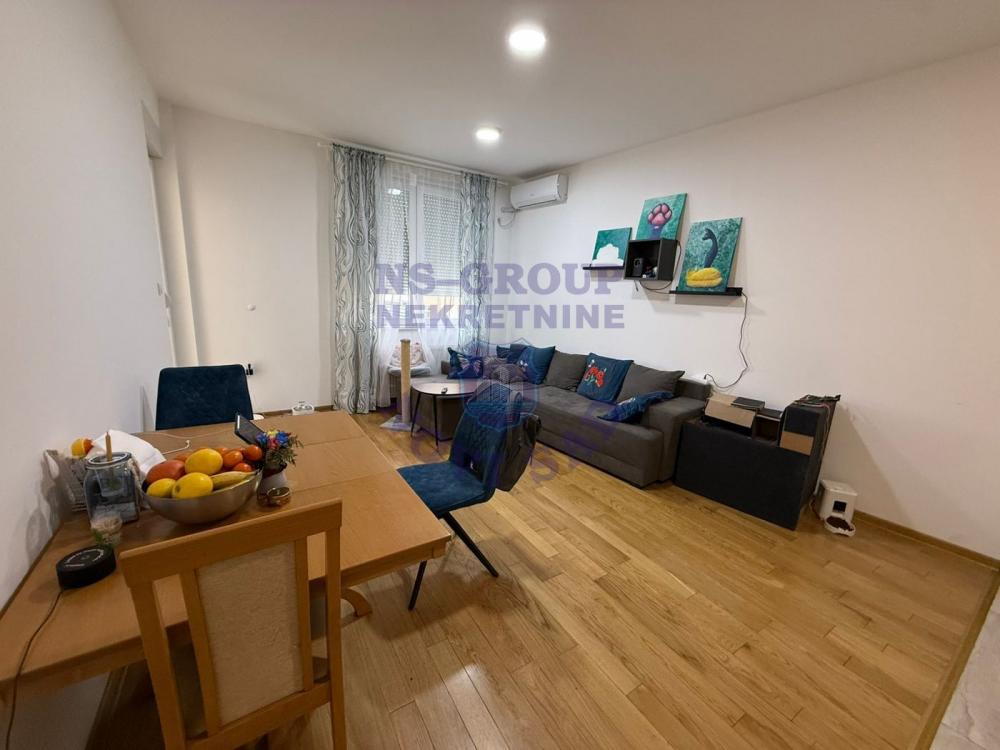 Slika 0 - Trosoban, 59m2, Salajka (Partizanska ulica) Novi Sad, sa terasom, sa parkingom